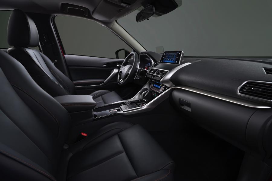 Интерьер Mitsubishi Eclipse Cross 2017 года  (WW) (фото 23 из 73)